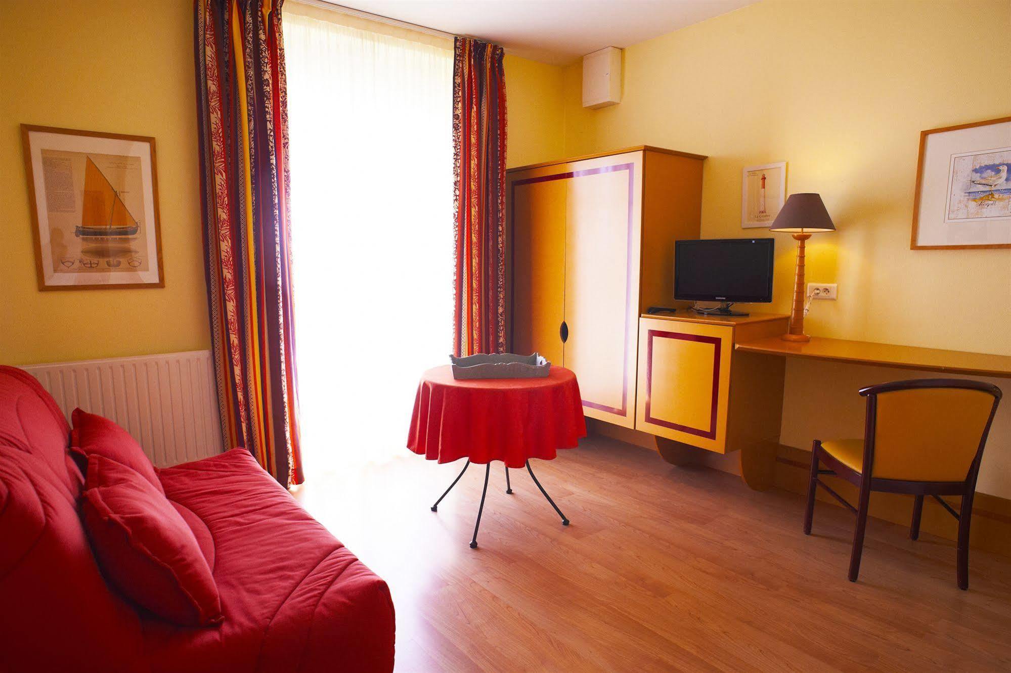 Hotel De Pen Bron ル・クロワジック エクステリア 写真